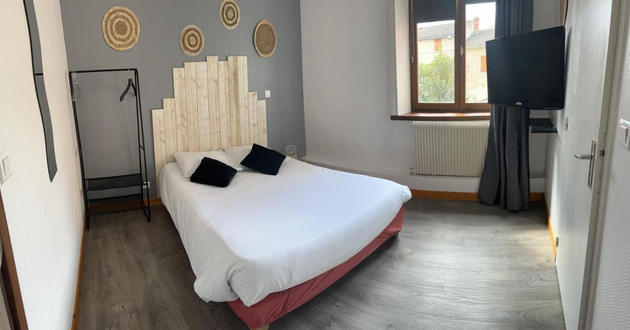 Hotel De La Place Loyettes Екстер'єр фото