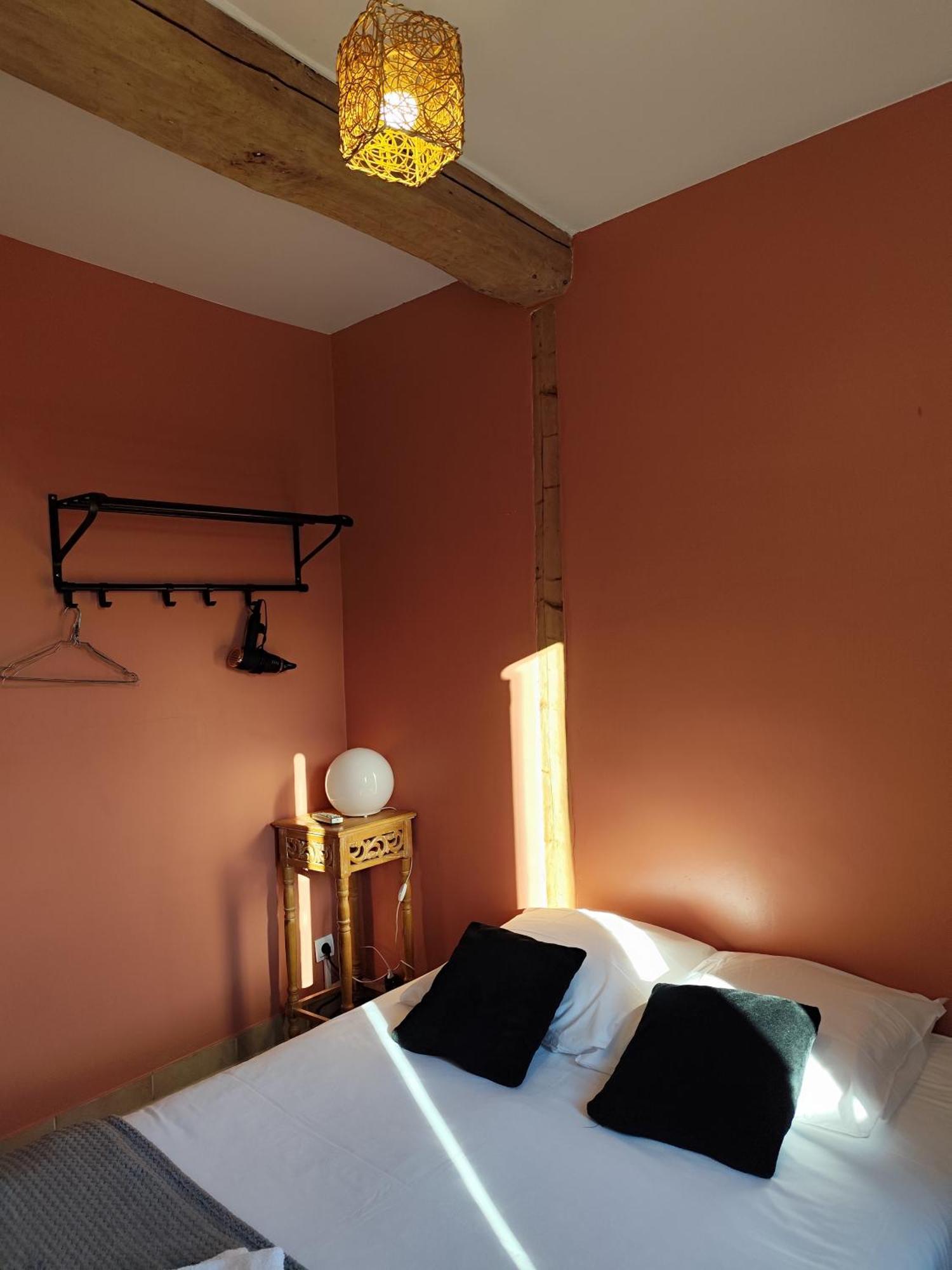 Hotel De La Place Loyettes Екстер'єр фото